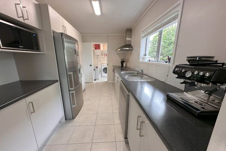 Photo of property in 1/10 Salem Place, Torbay, Auckland, 0630