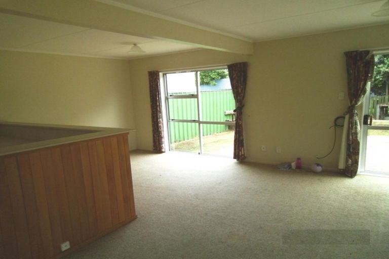 Photo of property in 10 Colenso Place, Otaki Beach, Otaki, 5512