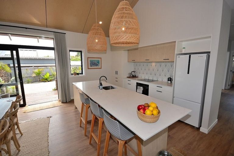 Photo of property in 33 Rauparaha Street, Waikanae Beach, Waikanae, 5036