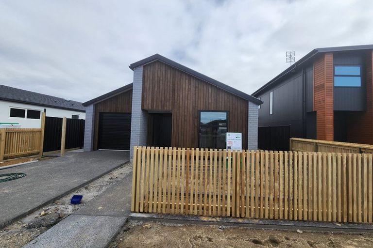 Photo of property in 8 Empire Crescent, Papamoa, 3118