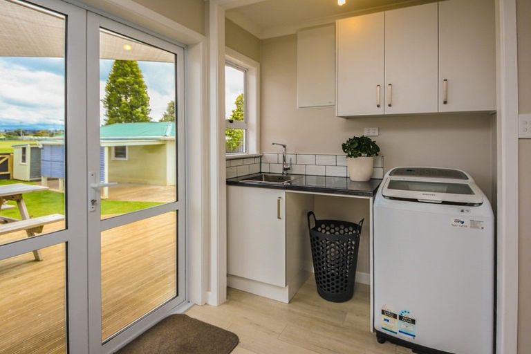 Photo of property in 30 Hadfield Crescent, College Estate, Whanganui, 4500