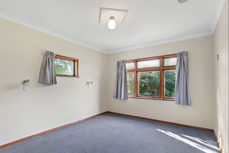Photo of property in 13 Kings Drive, Levin, 5510