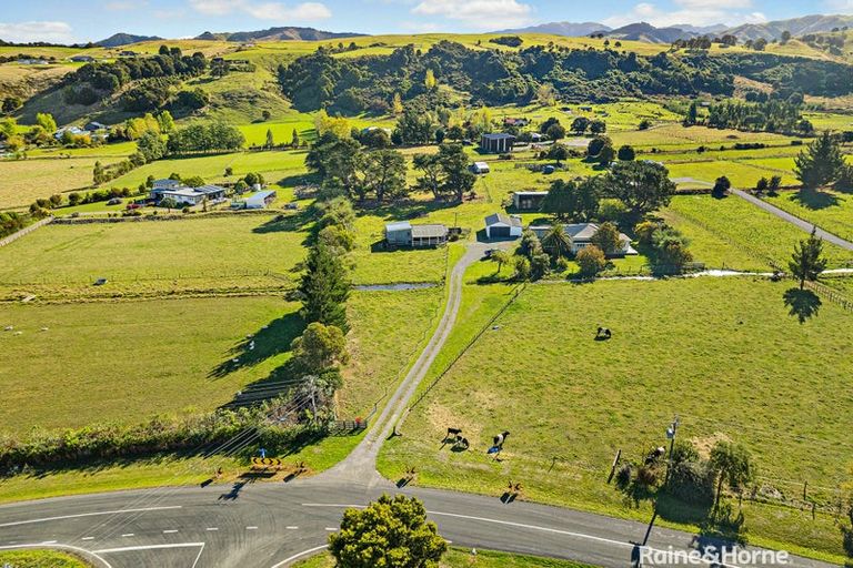 Photo of property in 663 Chester Road, West Taratahi, Carterton, 5791