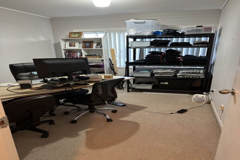 Photo of property in 6 Minton Place, Manurewa, Auckland, 2102