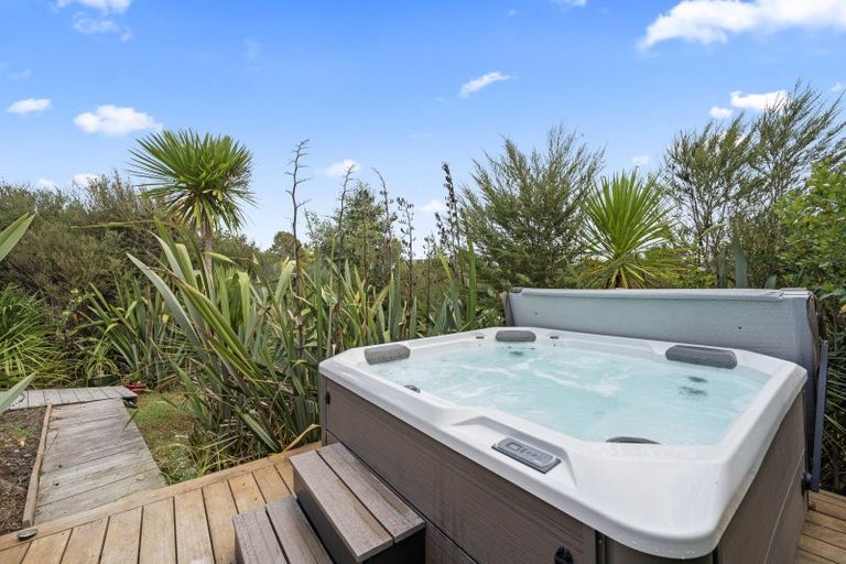 Photo of property in 2 Odlin Lane, Red Beach, 0932