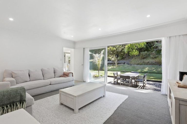 Photo of property in 35 Takahe Road, Titirangi, Auckland, 0604