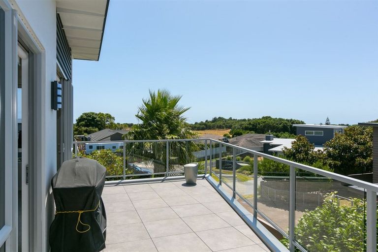 Photo of property in 18 Parkvue Drive, Bell Block, New Plymouth, 4312