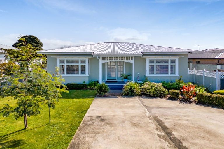 Photo of property in 17 Albion Street, Hawera, 4610