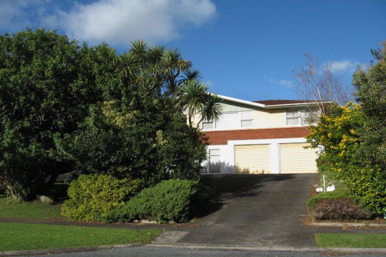 Photo of property in 2 Gerwyn Place, Pakuranga Heights, Auckland, 2010
