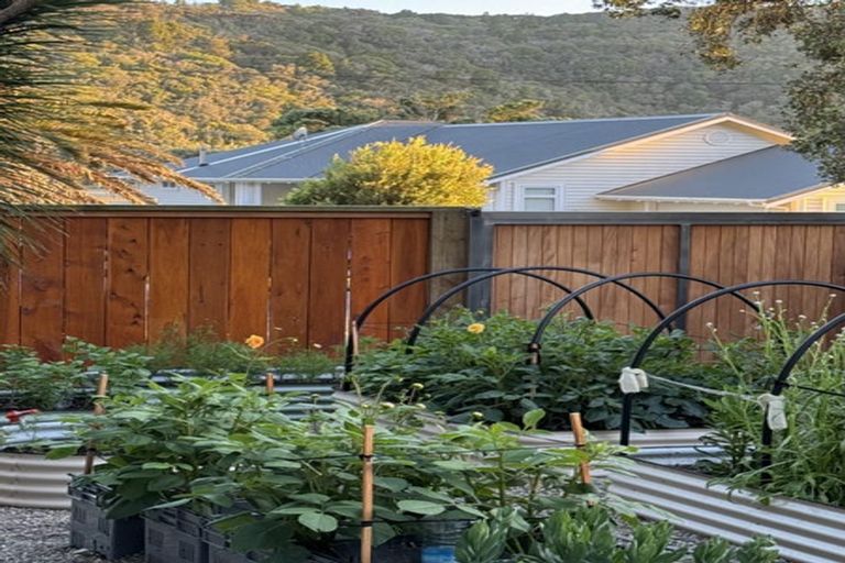 Photo of property in 15 Waiwera Road, Waiwera, Orewa, 0994