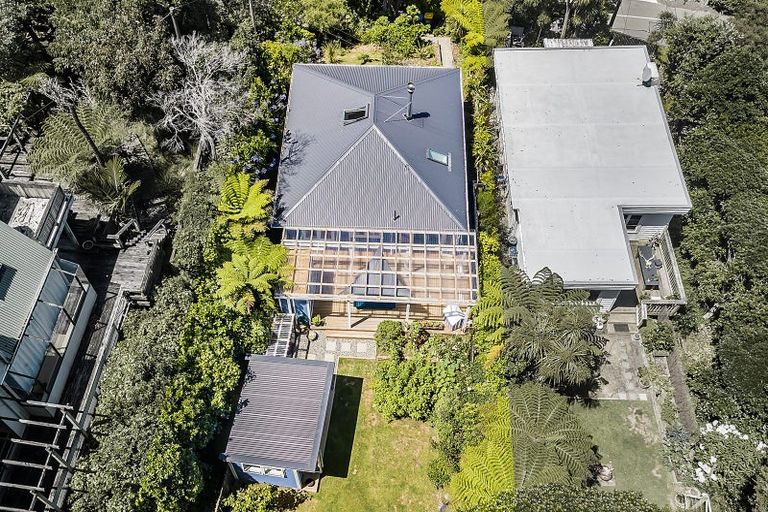 Photo of property in 65 Airlie Road, Plimmerton, Porirua, 5026