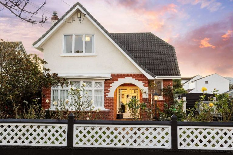 Photo of property in 23 Wilson Avenue, Saint Clair, Dunedin, 9012