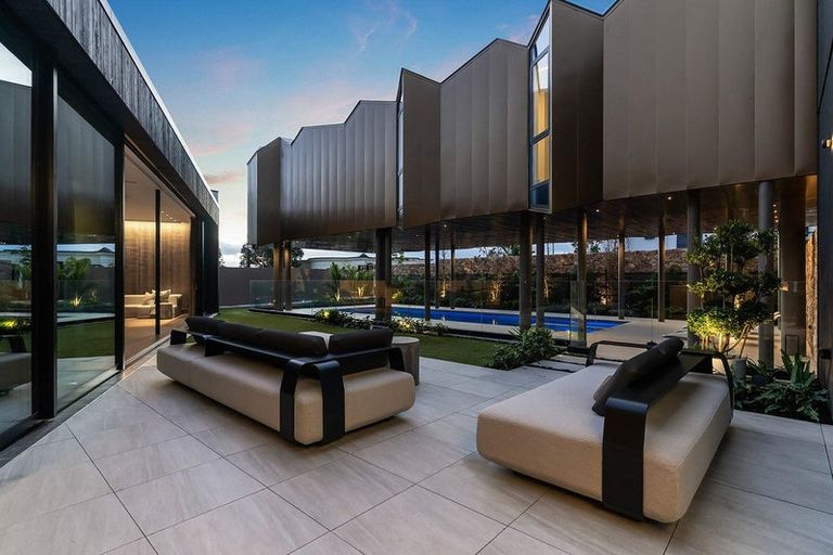 Photo of property in 32 Tuhaere Street, Orakei, Auckland, 1071