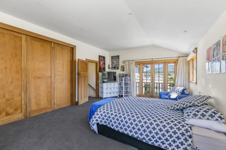 Photo of property in 11 Raine Street, Karori, Wellington, 6012