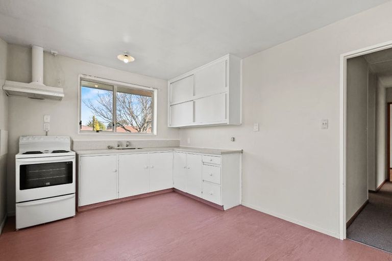 Photo of property in 2/68 Kawau Crescent, Bromley, Christchurch, 8062