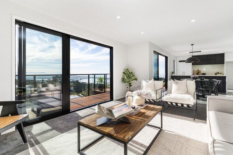 Photo of property in 307a Mount Pleasant Road, Mount Pleasant, Christchurch, 8081