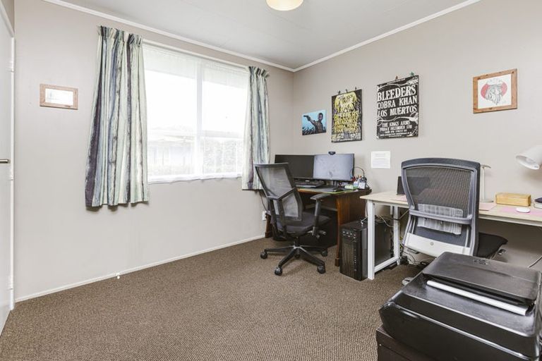 Photo of property in 34 Cramond Drive, Mangere East, Auckland, 2024