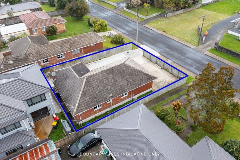 Photo of property in 51 Hallberry Road, Mangere East, Auckland, 2024