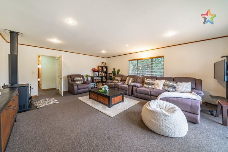 Photo of property in 16 Haast Close, Kelson, Lower Hutt, 5010