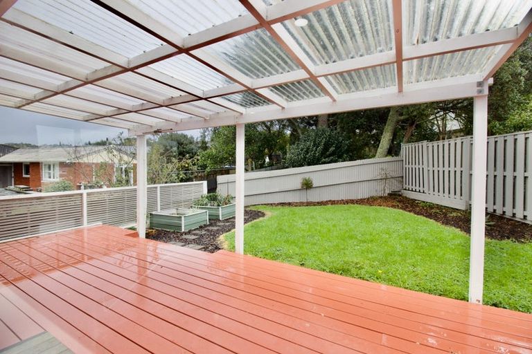 Photo of property in 88 Lantana Road, Green Bay, Auckland, 0604