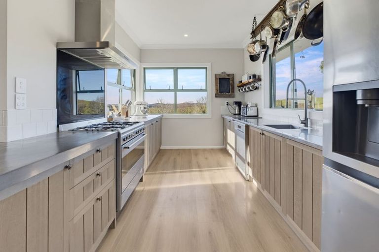 Photo of property in 161 Ranganui Road, Kaiwaka, 0573