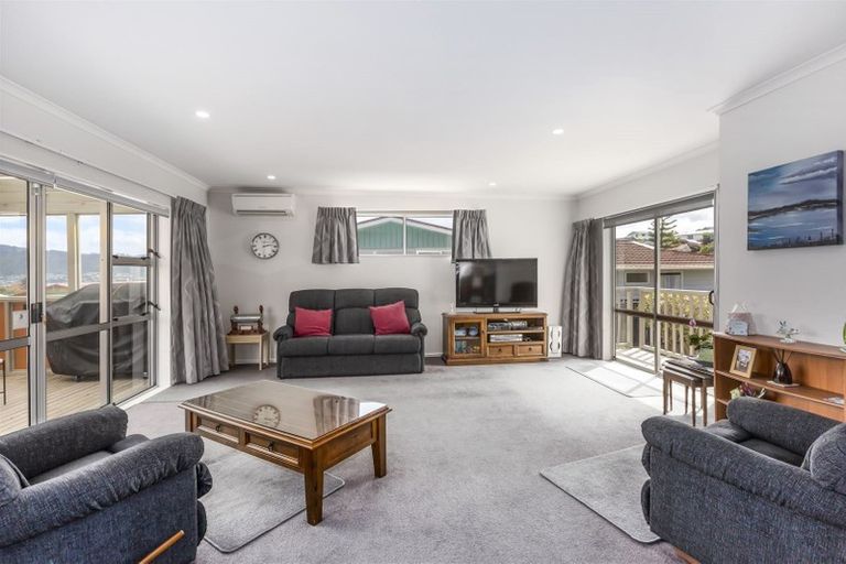 Photo of property in 4 Spey Place, Papakowhai, Porirua, 5024