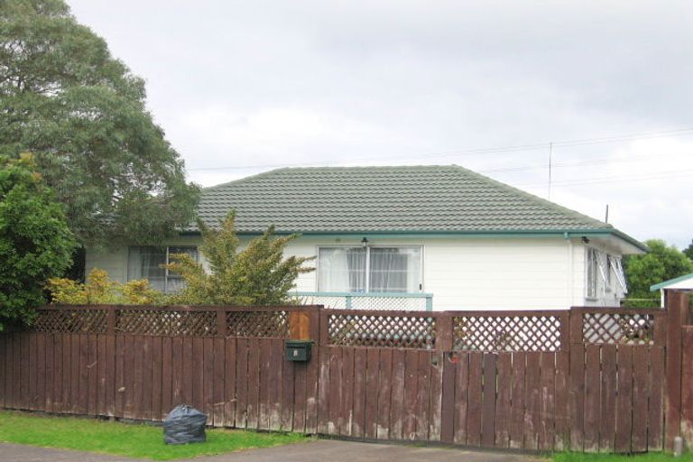 Photo of property in 2a Silverstone Place, Henderson, Auckland, 0612