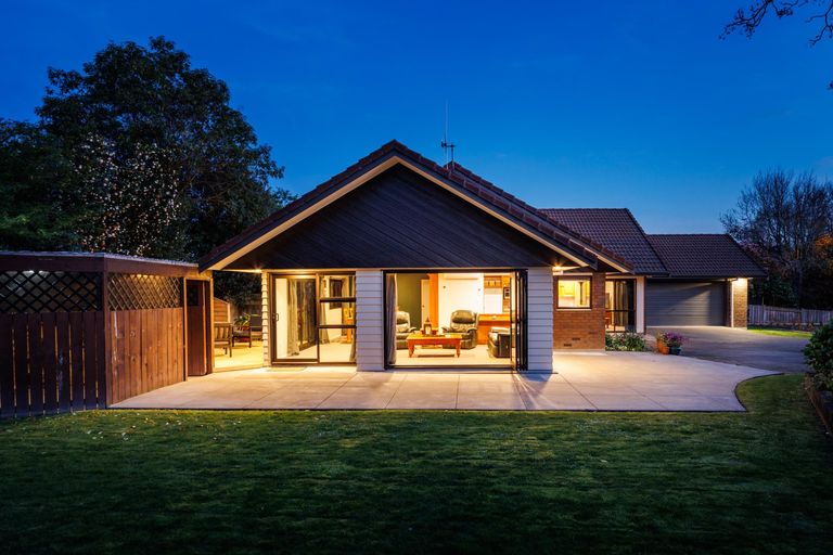 Photo of property in 15 Ashburn Lane, Awapuni, Palmerston North, 4412