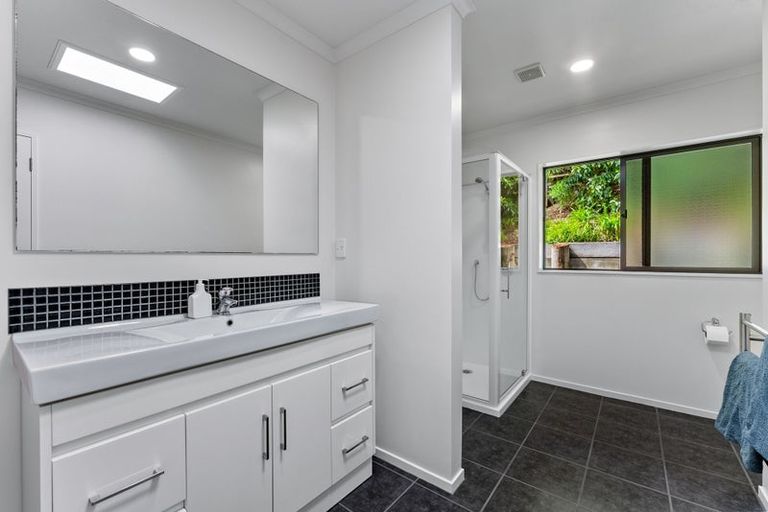 Photo of property in 257 Kaipara Road, Papakura, 2582