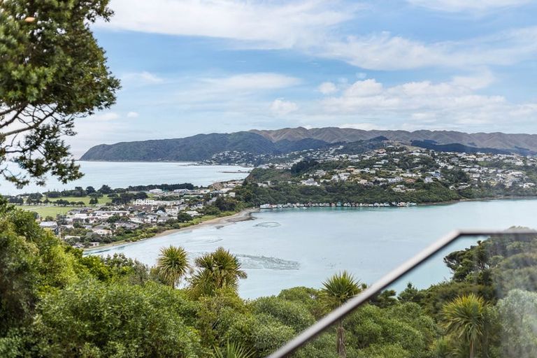 Photo of property in 55 Kahu Road, Paremata, Porirua, 5024