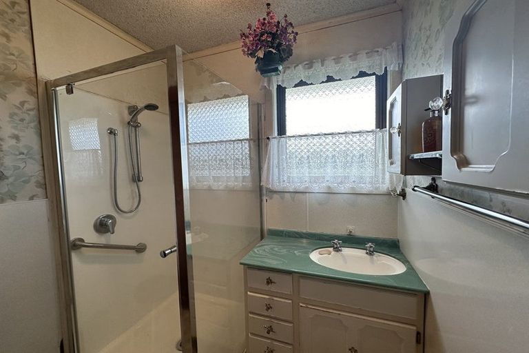 Photo of property in 14 Blake Street, Waitara, 4320