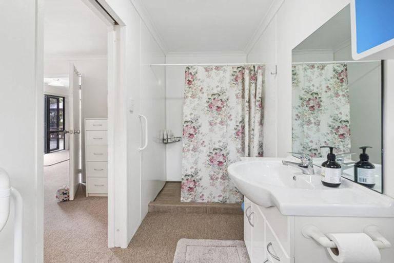 Photo of property in 11 Chingford Road, Lake Rotoma, Rotorua, 3074