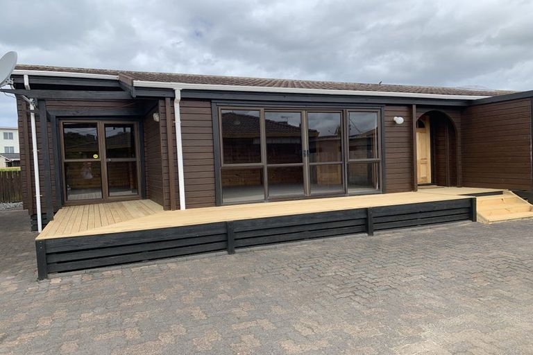 Photo of property in 10 Moenui Avenue, Orewa, 0931