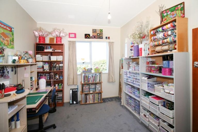 Photo of property in 21 Paynters Avenue, Strandon, New Plymouth, 4312