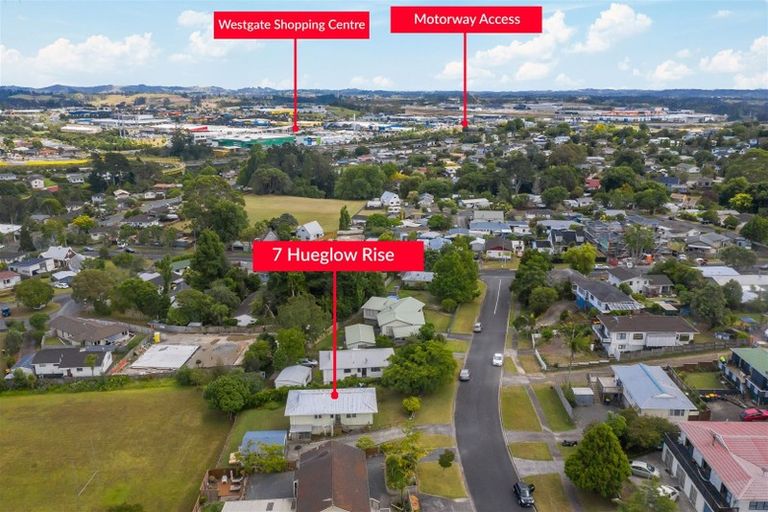Photo of property in 7 Hueglow Rise, West Harbour, Auckland, 0618