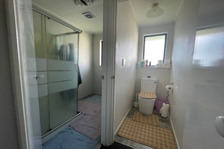 Photo of property in 10 Christmas Road, Manurewa, Auckland, 2102