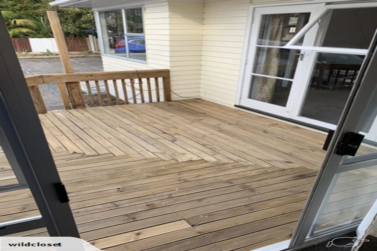 Photo of property in 92 Te Atatu Road, Te Atatu South, Auckland, 0610