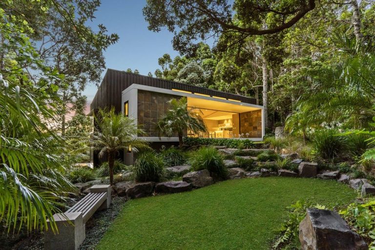 Photo of property in 34 Arapito Road, Titirangi, Auckland, 0604