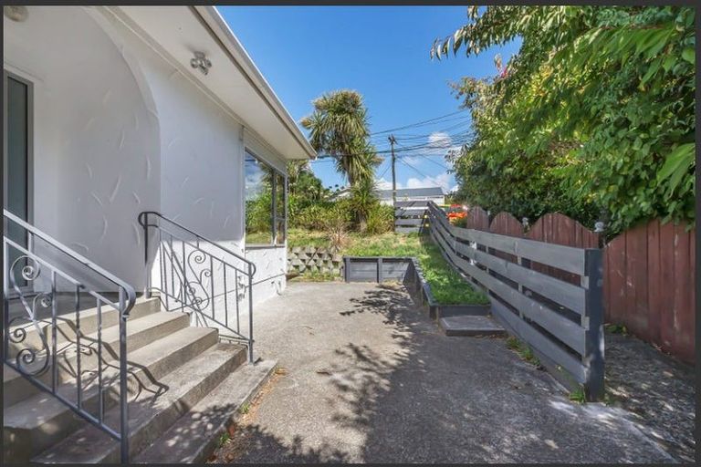 Photo of property in 27 Izard Road, Khandallah, Wellington, 6035