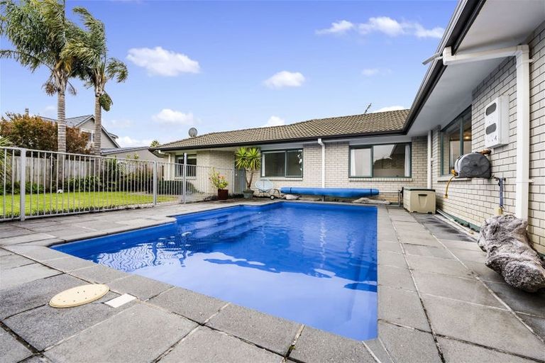 Photo of property in 18 Sample Road, Albany, Auckland, 0632