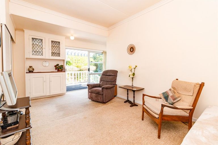 Photo of property in 12 Saint Leonards Street, Culverden, 7392