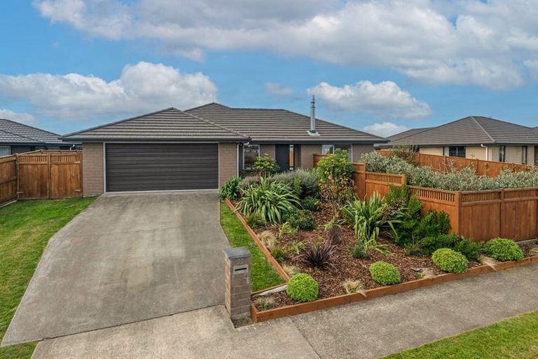 Photo of property in 22 Macdonald Heights, Feilding, 4702