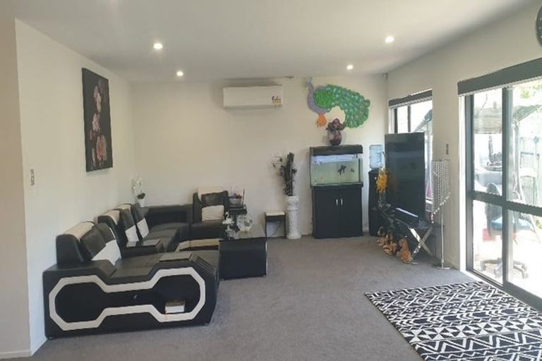 Photo of property in 18b Riverpark Crescent, Henderson, Auckland, 0610