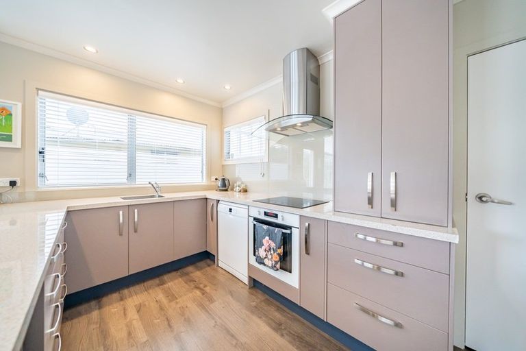 Photo of property in 40 Sunbrae Drive, Silverstream, Upper Hutt, 5019