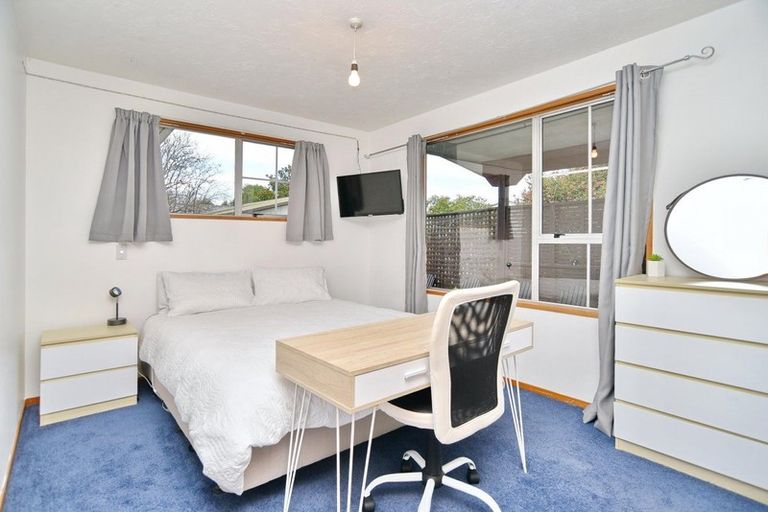 Photo of property in 50 Solomon Avenue, Redwood, Christchurch, 8051