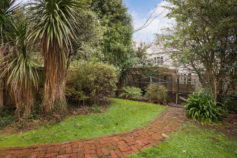 Photo of property in 49 Manuka Street, Hokowhitu, Palmerston North, 4410
