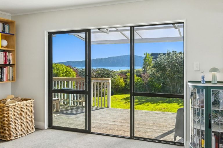 Photo of property in 42 Hicks Crescent, Waikanae Beach, Waikanae, 5036