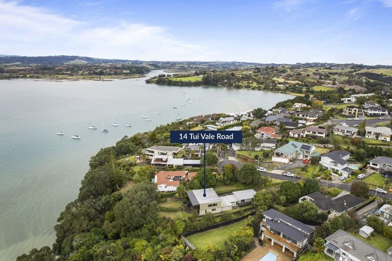 Photo of property in 14 Tui Vale Road, Shelly Park, Auckland, 2014