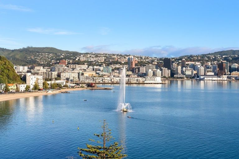 Photo of property in 4/308 Oriental Parade, Oriental Bay, Wellington, 6011