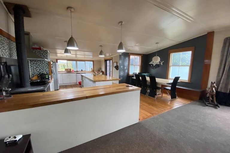 Photo of property in 24 Tayler Street, Eltham, 4322